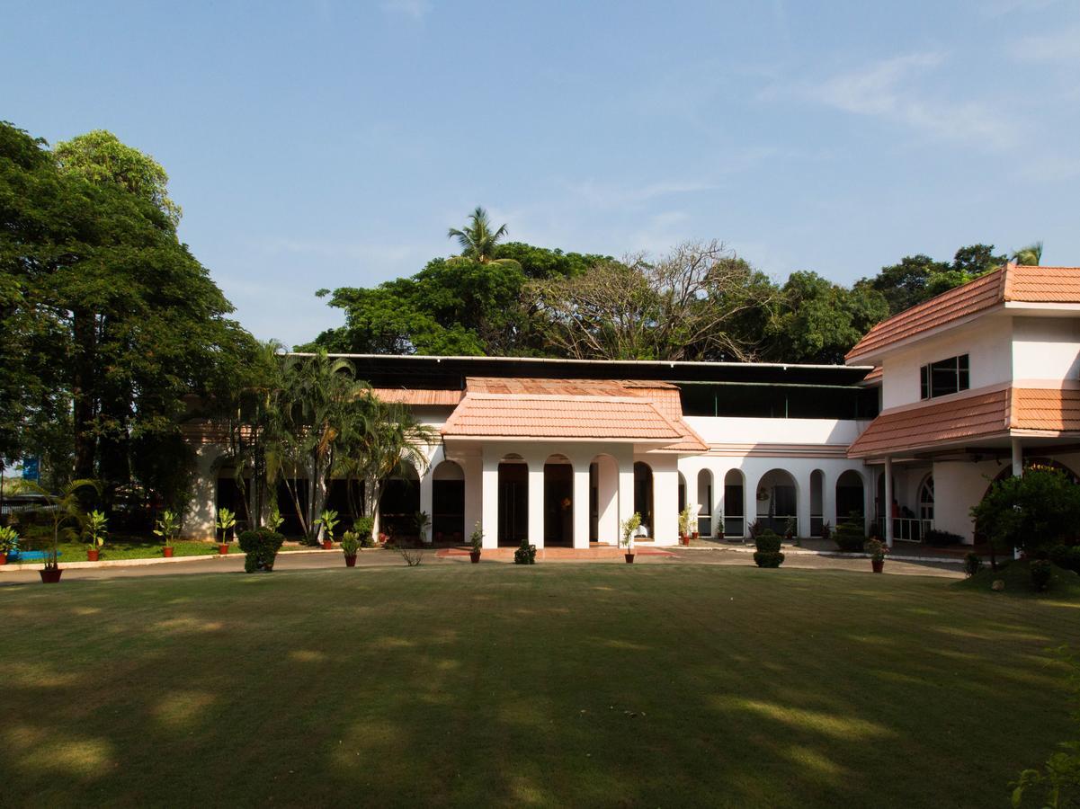 Ats Willingdon Hotel Kochi Exterior photo