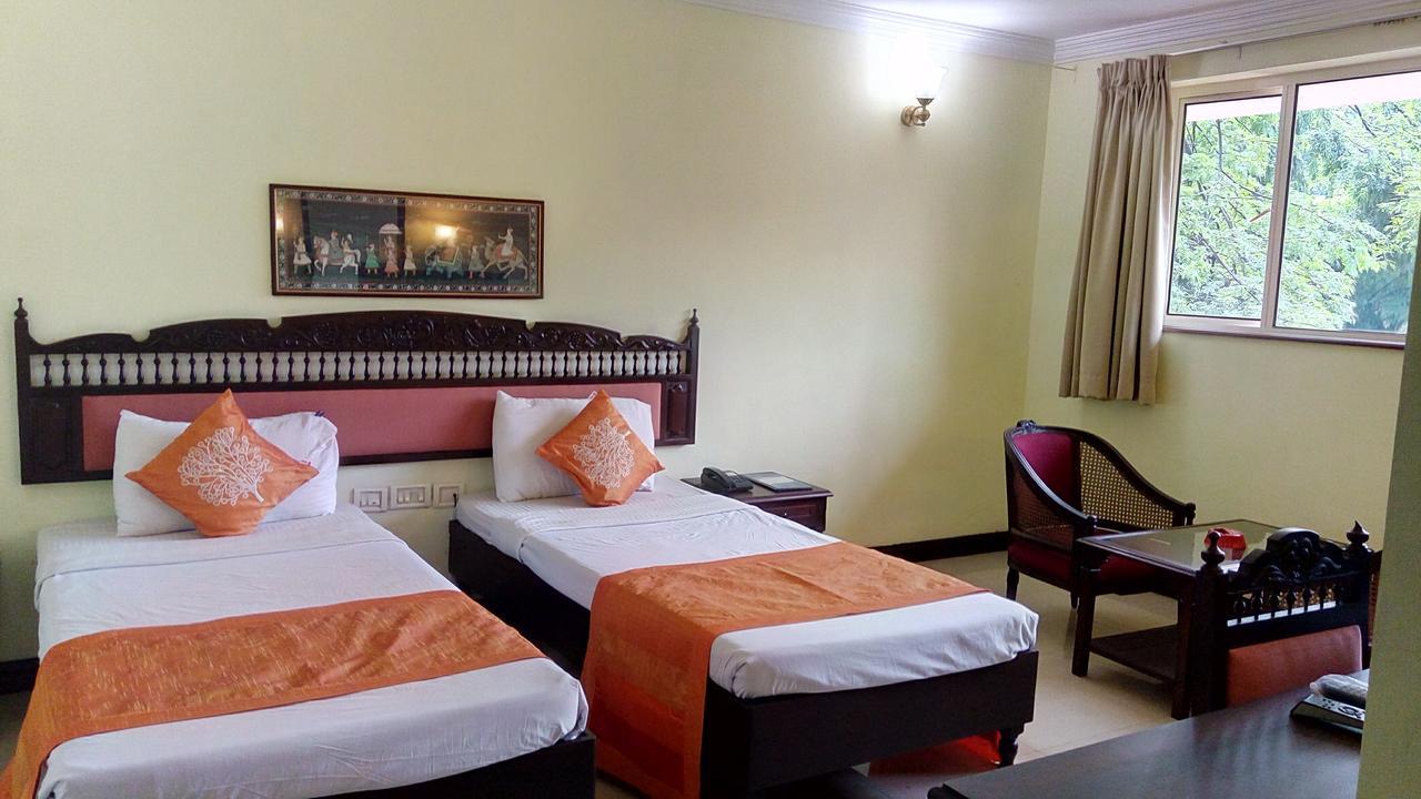 Ats Willingdon Hotel Kochi Exterior photo