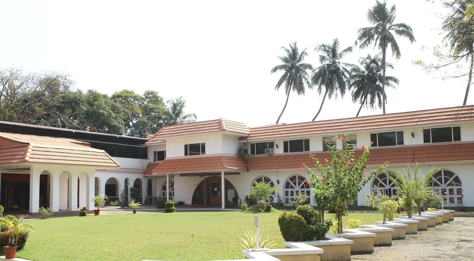 Ats Willingdon Hotel Kochi Exterior photo